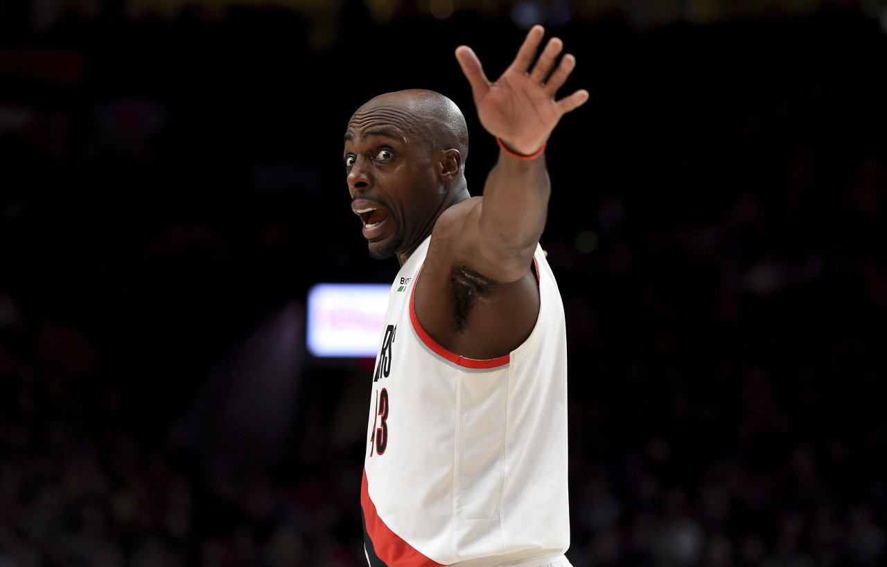 名记76人用10天合同签下老将安东尼托利弗