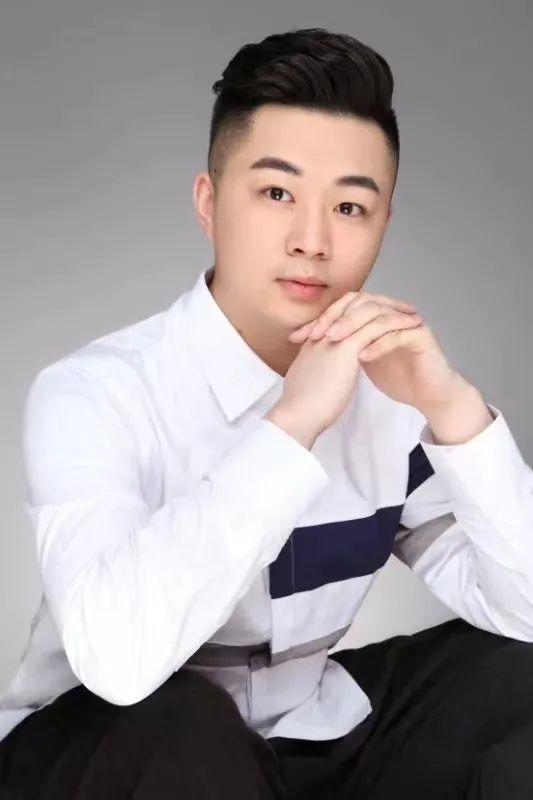 荣获第六届江苏省戏剧节"个人优秀表演奖",江苏省"五个一工程"奖荣获