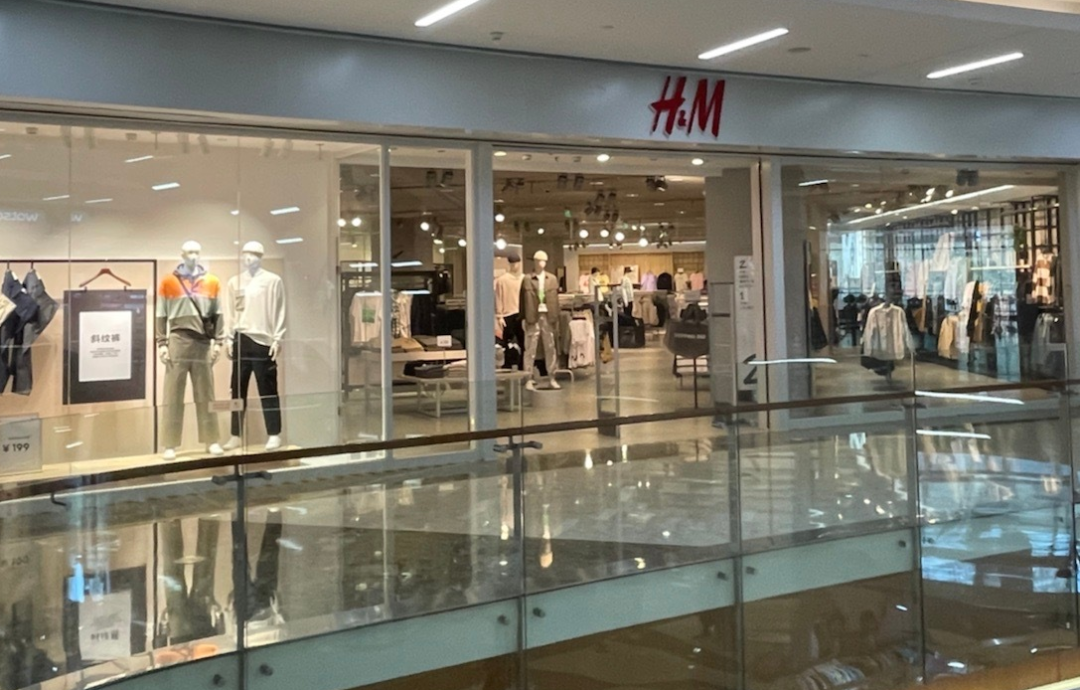 hm事件还没完李宁又出事了我们在爱国他们在狂欢