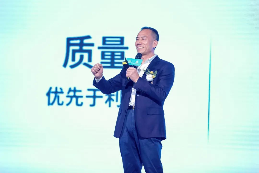 全棉时代创始人,全棉理念倡导者李建全先生表示:"棉纤维与人类社会