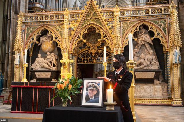 菲利普亲王葬礼细节公布梅根铁定不到场自创路虎车送最后一程