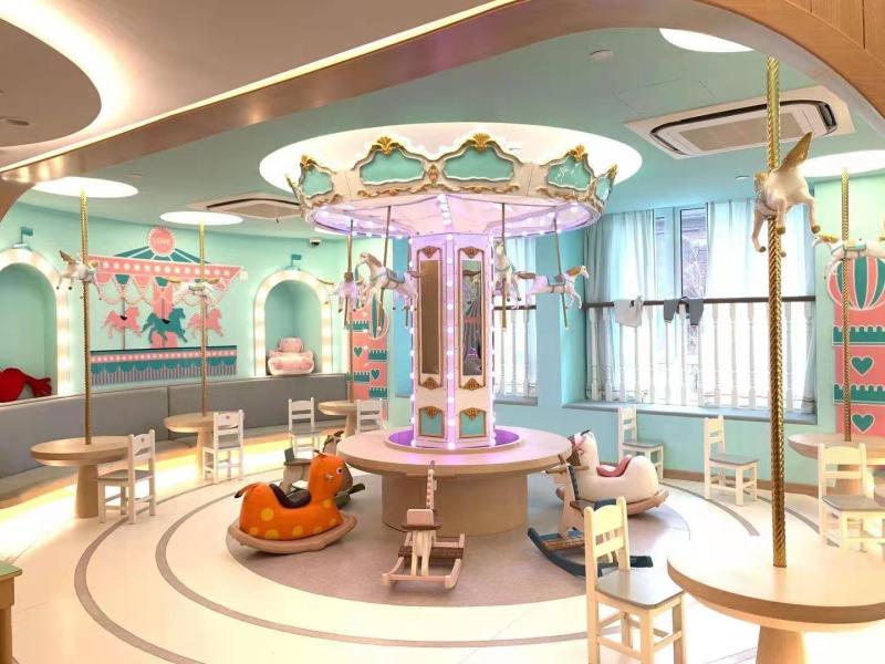 上海市黄浦区荷花池幼儿园的旋转木马餐厅. 本文图片均为园方提供