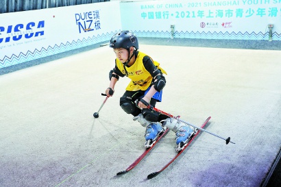 青少年滑雪公开赛比赛现场记者 李铭珅 摄