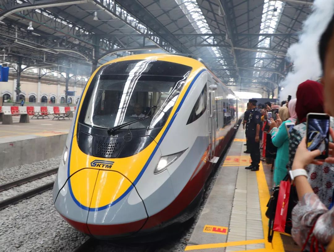 "湖南智造"奔腾马来西亚,米轨动车组又添新成员