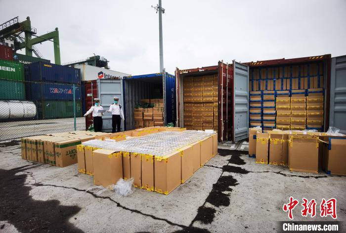 黄埔海关在保税仓查出1000多万支侵权烟