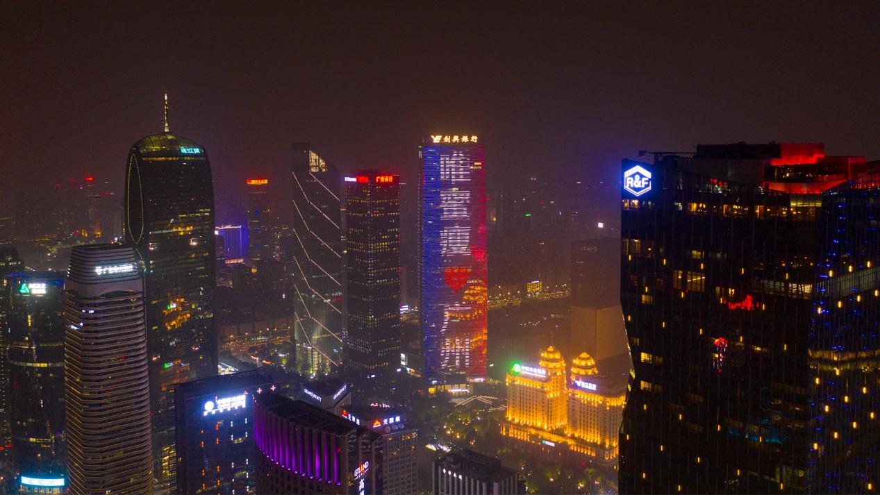 图:vmeshou(唯蜜瘦)品牌点亮广州越秀金融大厦实景.