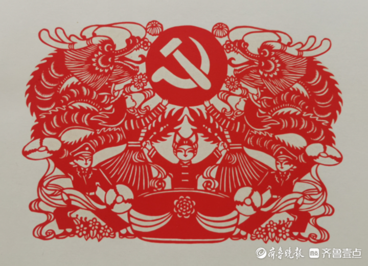 徐徐打开后,"庆祝建党一百周年"几个大字首先映入眼帘,剪纸作品依次