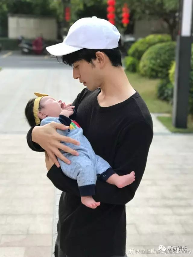 家暴还不给孩子打抚养费!绝了,又被刷新了下限|刘洲成_新浪新闻