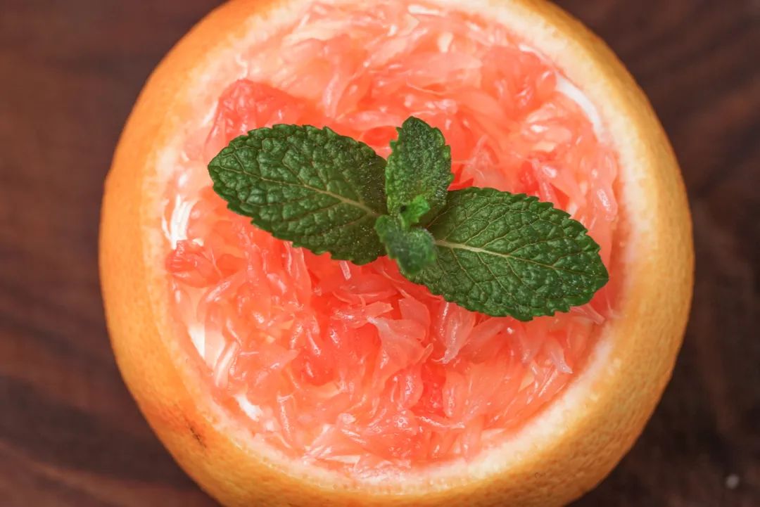 急需治愈时就吃一颗粉色的西柚蛋糕