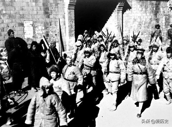 老照片热河抗战中的东北义勇军靠低劣的武器抵抗日寇