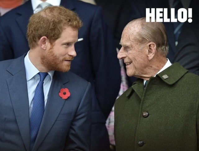 哈里王子退出王室后首次回国参加爷爷葬礼面露微笑回国心情好