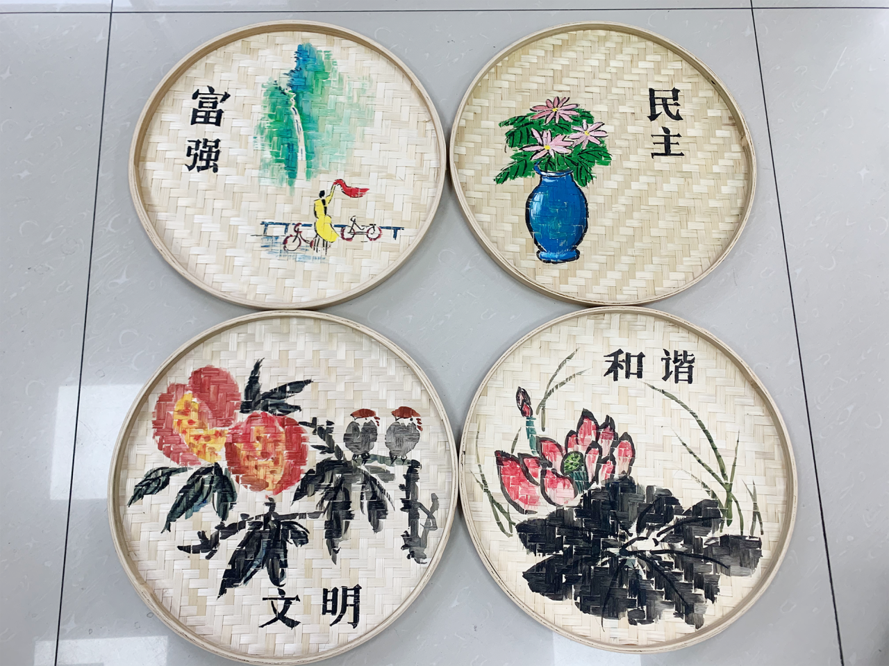 竹匾绘图文明共赏