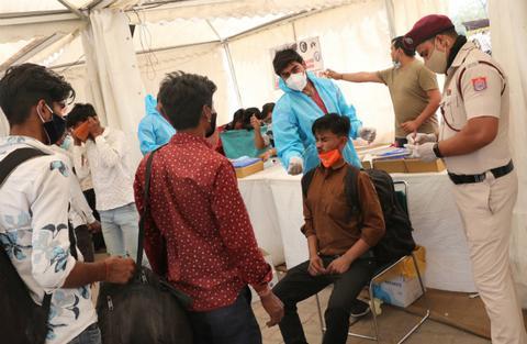 印媒曝印度抗疫现状：新冠死亡病例激增 火葬场遗体堆积休闲区蓝鸢梦想 - Www.slyday.coM