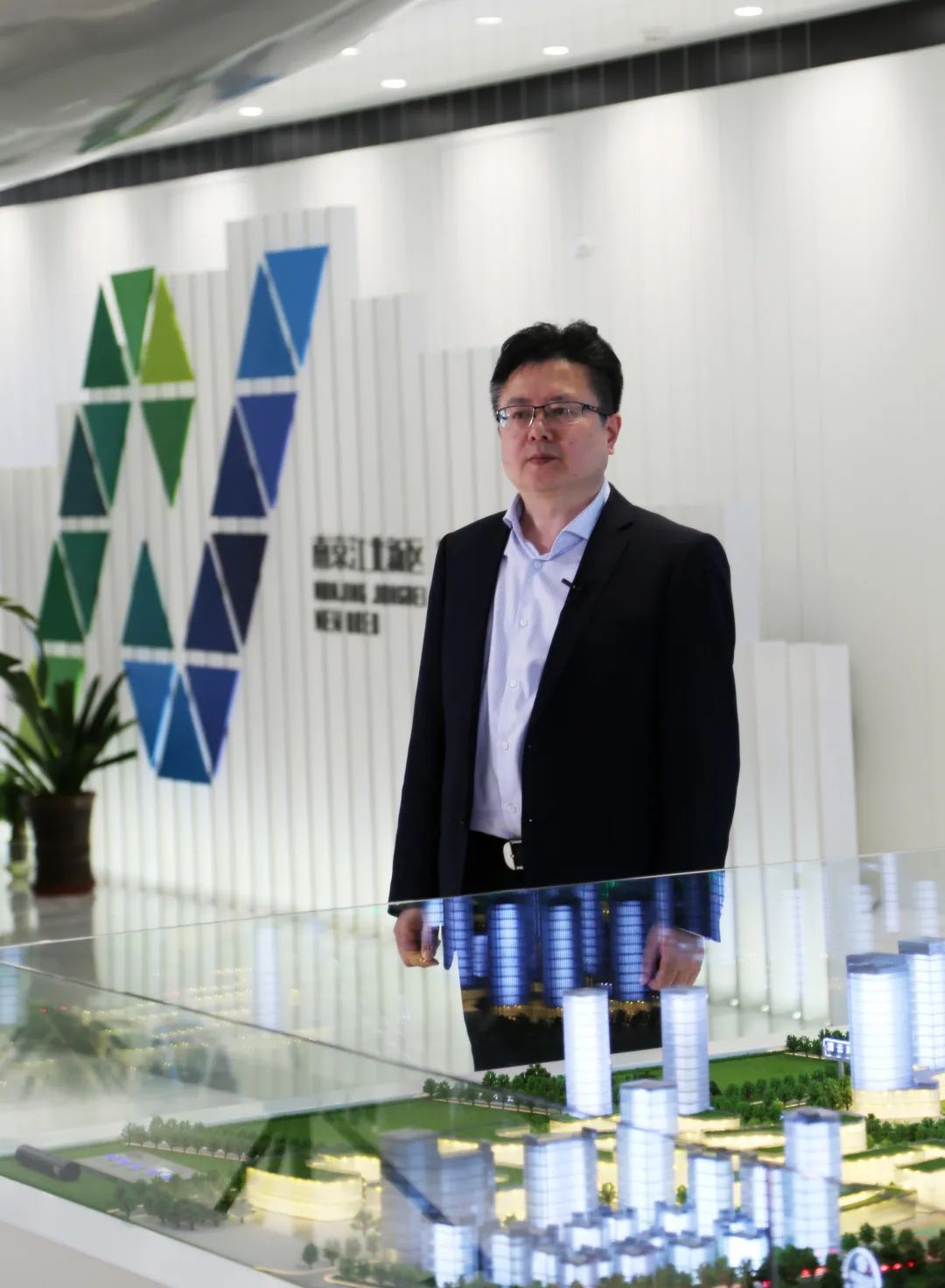 蒋华荣人才,是城市发展的动力.