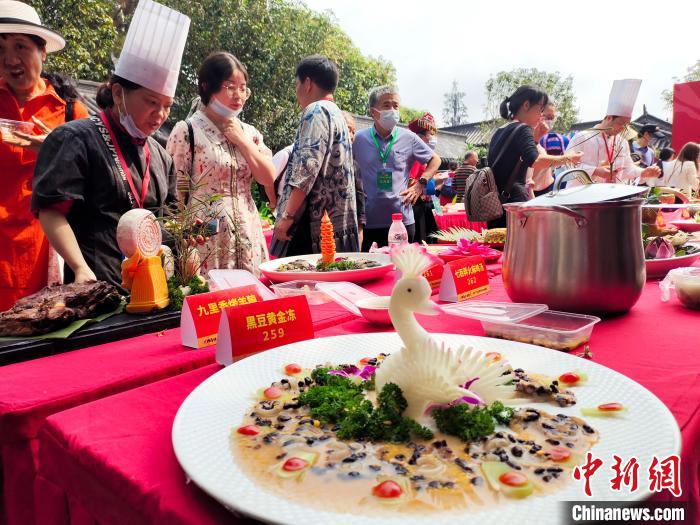 广西办非遗美食大赛庆祝“三月三” 百县特色名菜打擂台