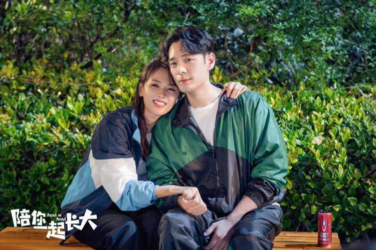 刘觅滢,吴际,蔡挥担任编剧的都市民生话题剧《陪你一起长大》近日正于