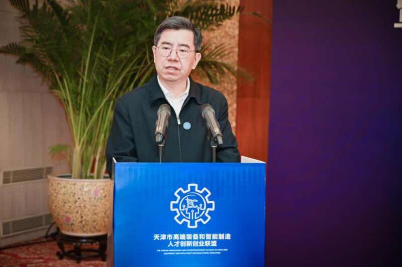 天津市委常委,市委组织部部长,市人才工作领导小组组长喻云林出席并