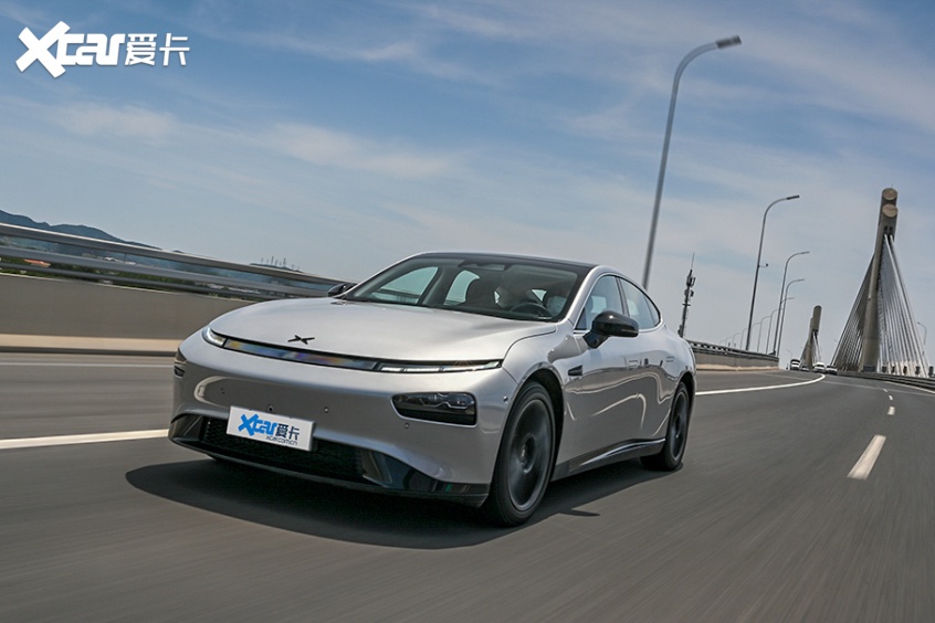 智能电动汽车也有摩尔定律实拍小鹏p5