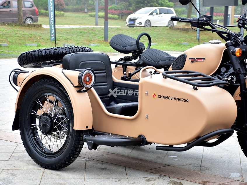 动力与格调兼备试长江750Ⅲ野战丛林版