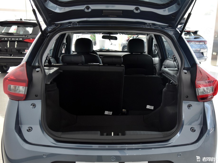 好开还不贵的suv 小哥带你一起看奇瑞瑞虎3x plus