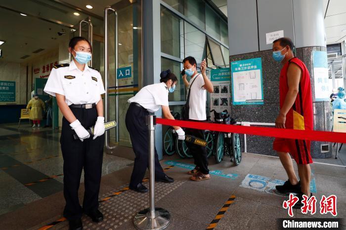 北京237家医院实施安检 231家医院安装一键报警装置