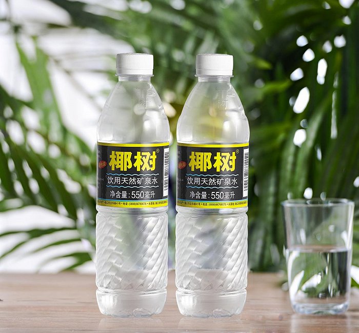 春暖花开椰树矿泉水伴你踏春出行