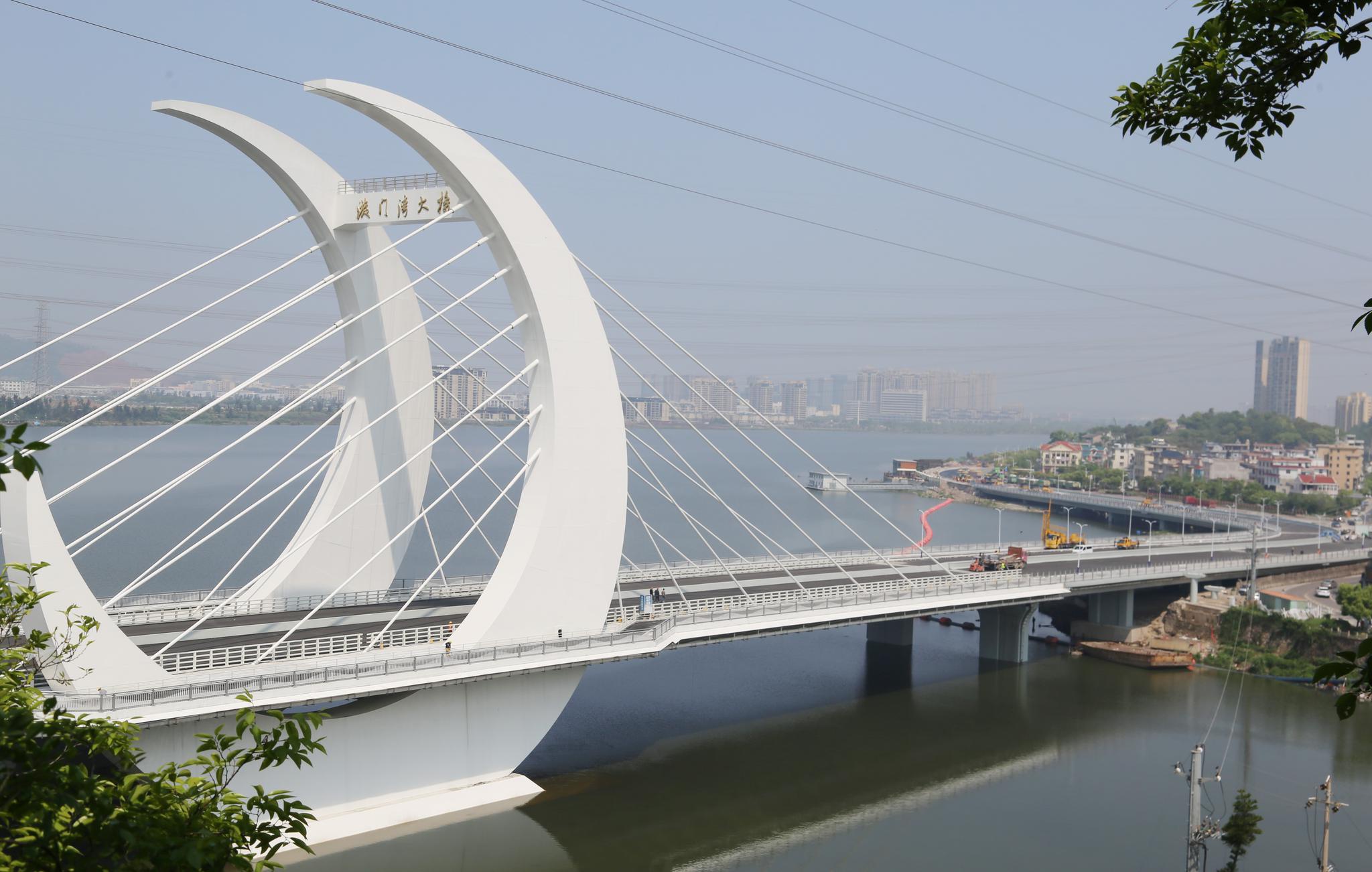 玉环漩门湾上升起月环桥