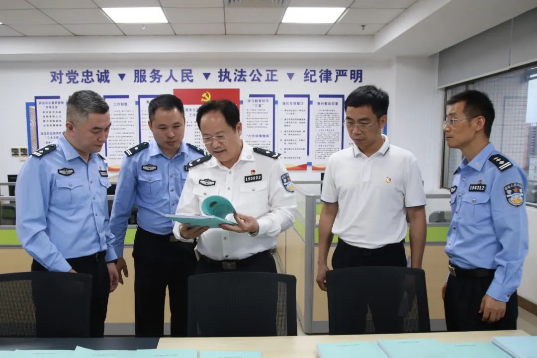 日,市公安局党委副书记,副局长,市委政法队伍教育整顿办副主任黄锡明