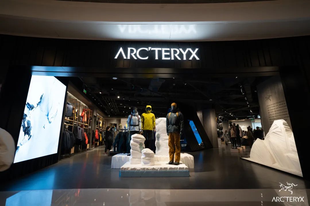 北京始祖鸟之家后的第三家大店,也是该品牌目前商场渠道最高级别旗舰