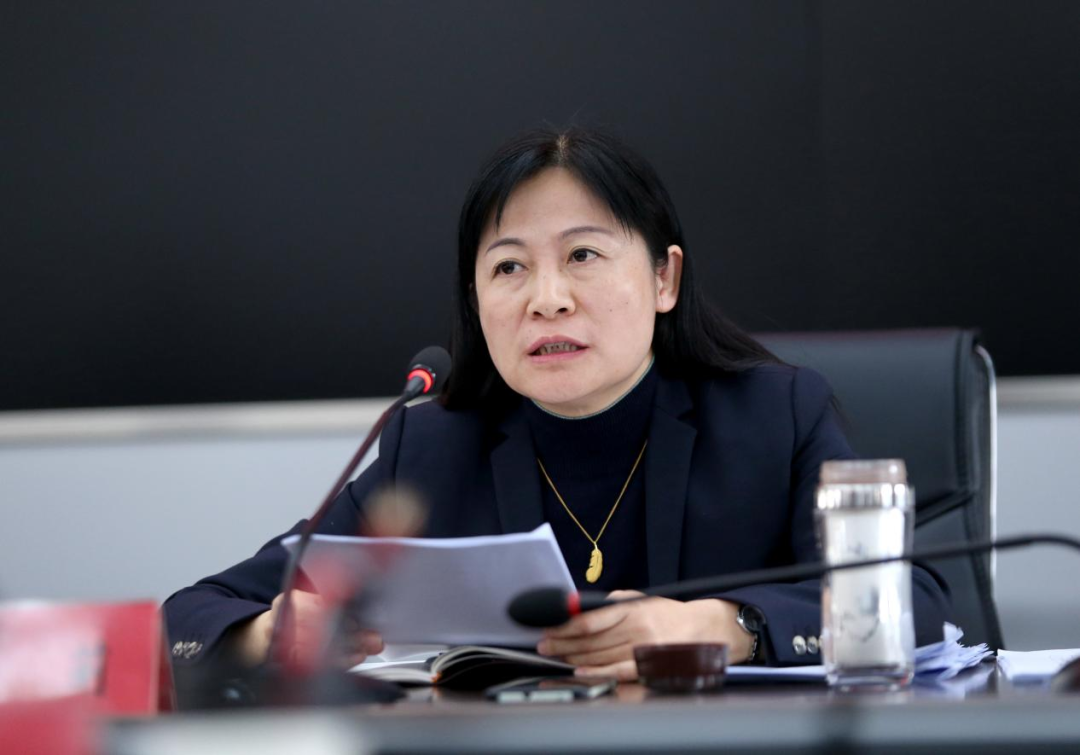 会上,省生态环境厅生态环境监察专员陈莉传达学习了《关于健全规范