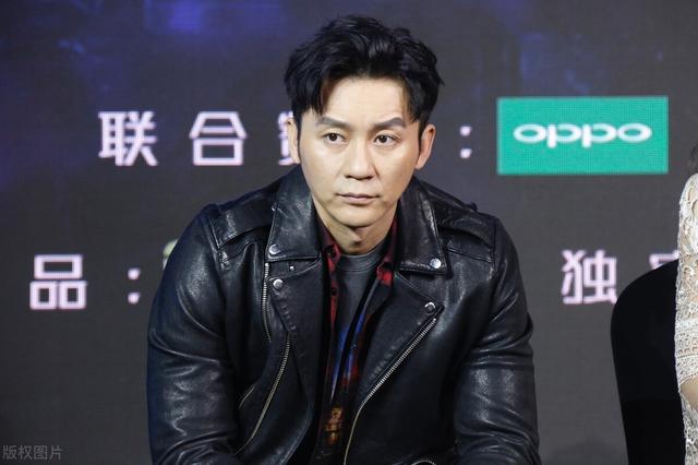 而且压眼,眉毛淡的人感情通常淡漠,著名的例子就是大黑牛李晨