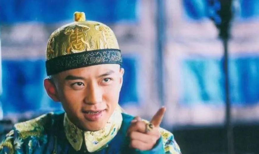 后来,他在《少年康熙》,《明末风云》,《天下第一》等剧中接连饰演