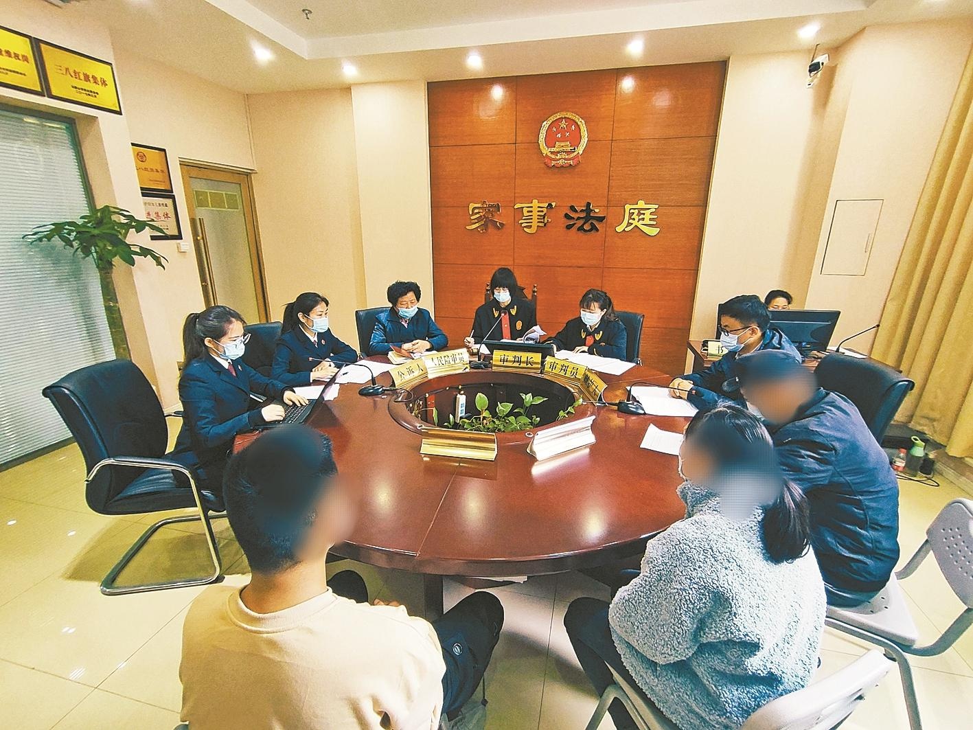 雨山法院少年法庭开庭审理首起案件