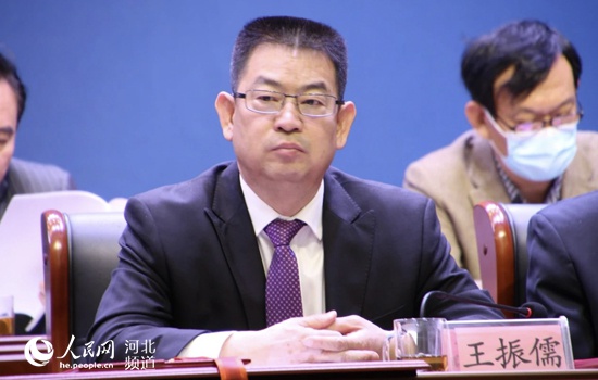 王振儒宣读省委常委,宣传部长张政批示. 河北省文学艺术界联合会供图