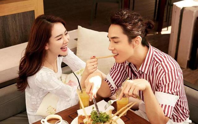 戚薇一家三口游迪士尼，力破婚变传闻，明明幸福的她为何总被质疑休闲区蓝鸢梦想 - Www.slyday.coM