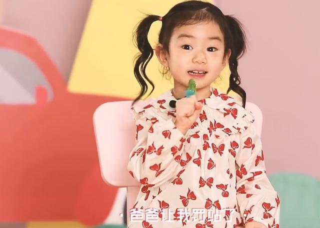 戚薇一家三口游迪士尼，力破婚变传闻，明明幸福的她为何总被质疑休闲区蓝鸢梦想 - Www.slyday.coM