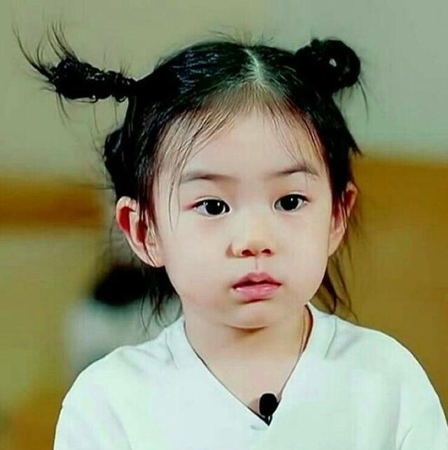 戚薇一家三口游迪士尼，力破婚变传闻，明明幸福的她为何总被质疑休闲区蓝鸢梦想 - Www.slyday.coM