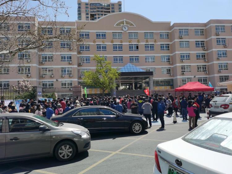 直击青岛一中自招化学不难物理有一定的区分度今晚7点半公布笔试成绩