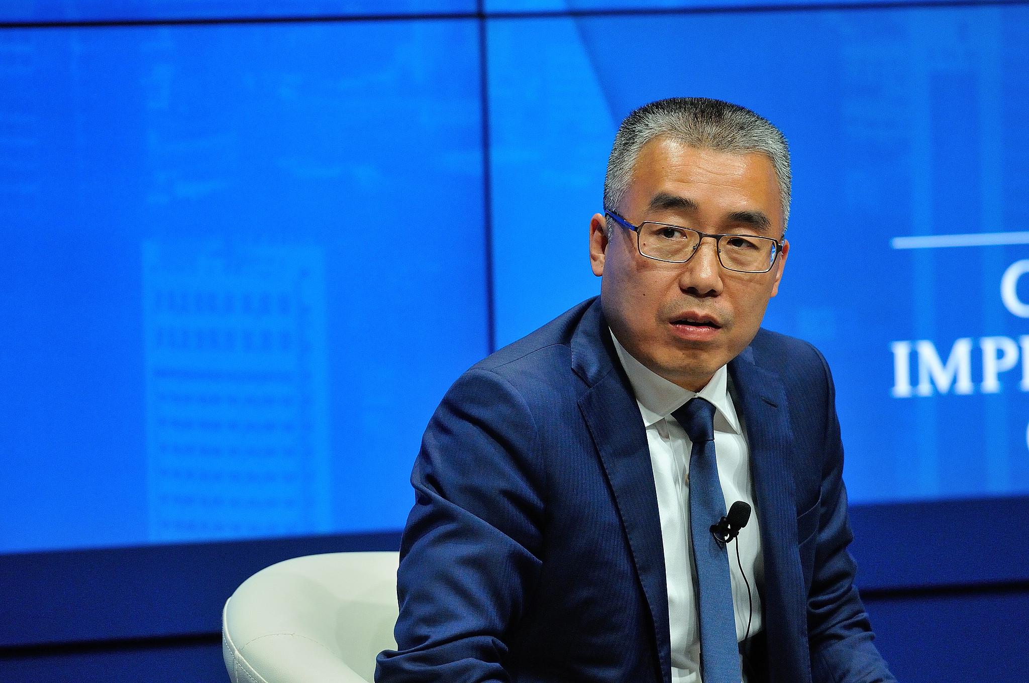 也需要人家对你有了解,老是拒绝,就会觉得你清高",黎瑞刚曾坦言道