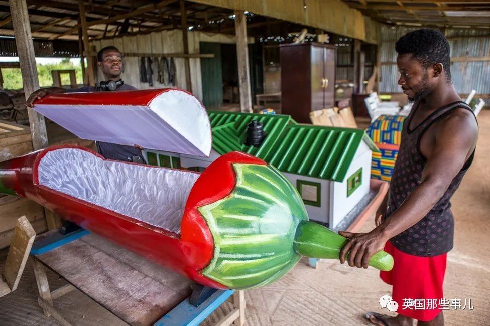 当老外做起各种奇形怪状的棺材死亡好像也不那么可怕了