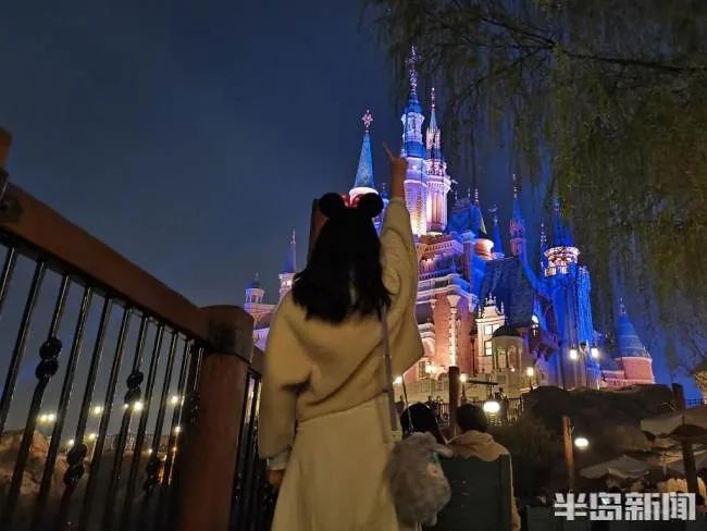 青岛独居女孩被陌生男子盯上！每天堵在路口搭讪！直到有一次，他悄悄跟到了家门口…休闲区蓝鸢梦想 - Www.slyday.coM