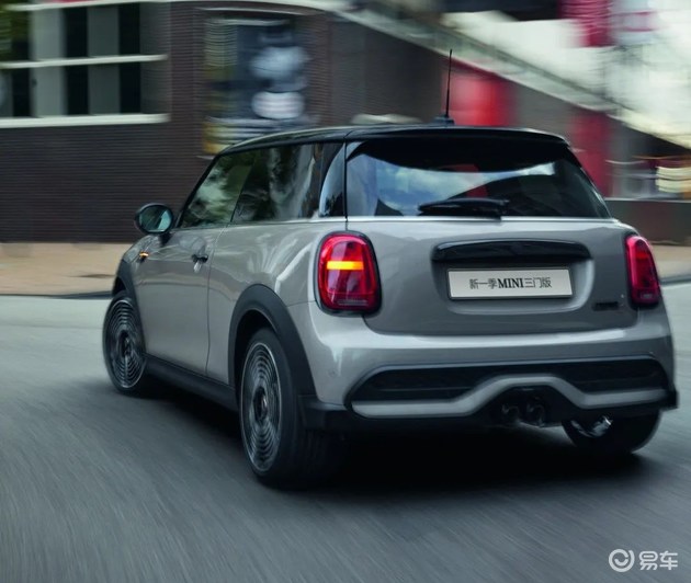 宝马之夜新一季mini首次亮相 整车造型更具时尚感