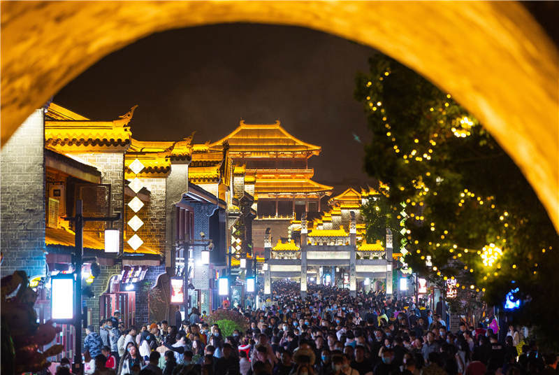 湖北襄阳:夜之古城 流光溢彩