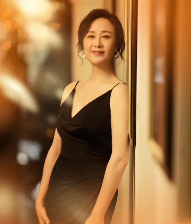 赢过刘晓庆成影后,嫁世界冠军,《小舍得》的"老绿茶