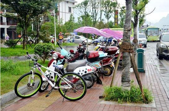 非机动车乱停放?整治!扣车!