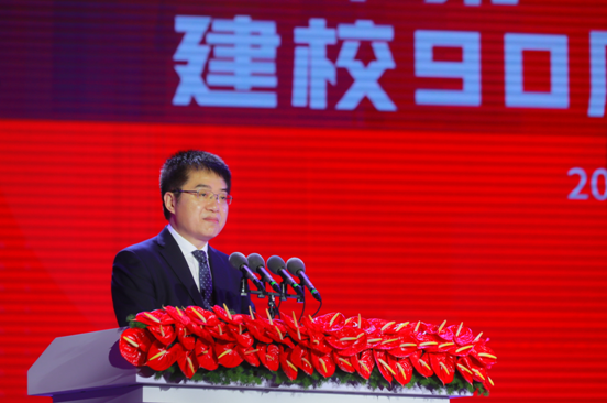 中共沙坪坝区委书记江涛致辞(央广网发 晏昊摄)