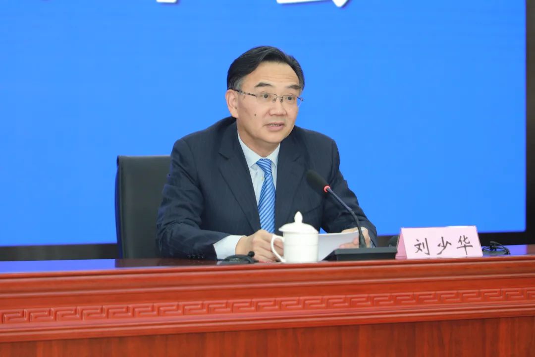 发布人:省人力资源社会保障厅副厅长 刘少华(许梦宇&nbsp;摄)