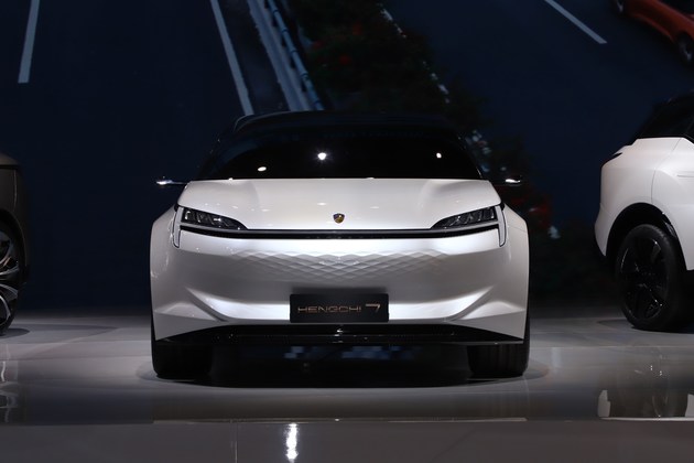 2021上海车展实拍nedc续航710km抢先实拍恒驰7