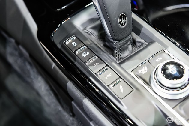 2021上海车展:家族首款混动suv 玛莎拉蒂levante hybrid图解