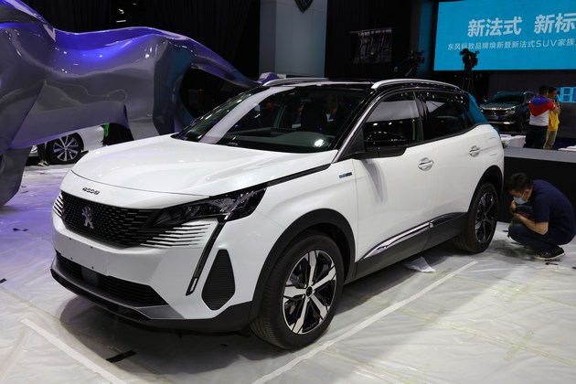 实拍新款标致4008phev车系唯一四驱系统后独立悬挂